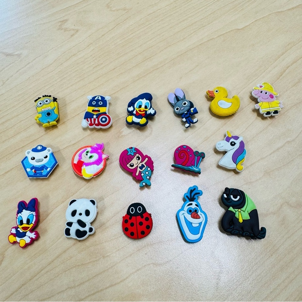 Bundle of 16 Assorted Character Shoe Charms – Gently Used